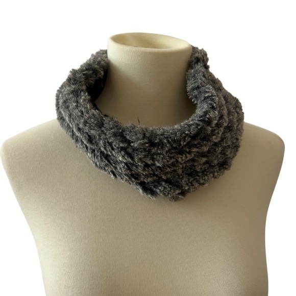 J MCLAUGHLIN AZALEA FAUX FUR NECK WARMER LUXURY CHIC ELEGANT SOFT APRES SKI GRAY - Picture 1 of 7